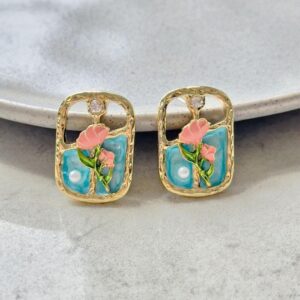 Kadın Vip Germent Serisi  Deniz Üzeri Çiçek Detay  Metal Kaplama  Vintage Küpe - Görsel 1