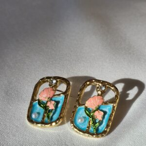 Kadın Vip Germent Serisi  Deniz Üzeri Çiçek Detay  Metal Kaplama  Vintage Küpe - Görsel 3