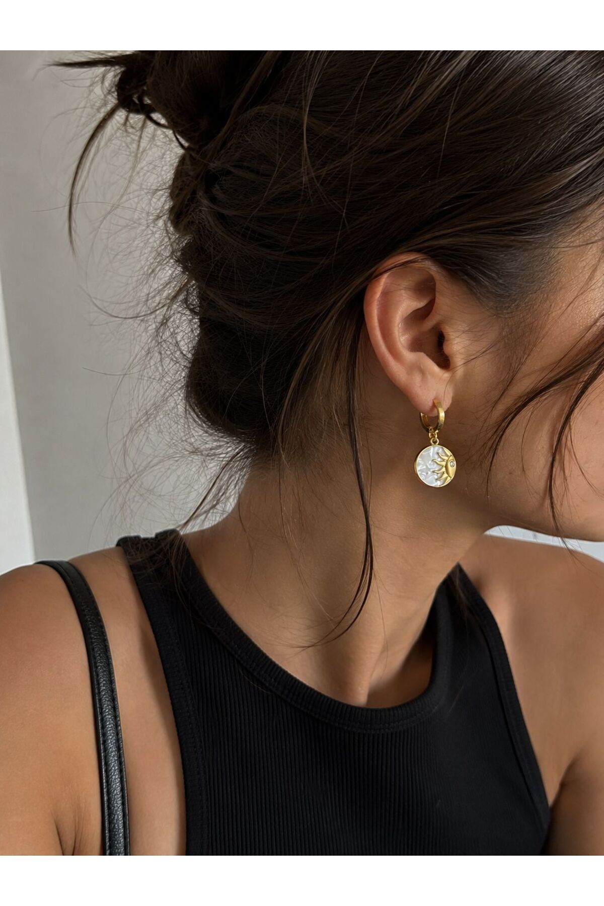 Sun Face | Gold Güneş Figürlü Görünümlü Sallantılı Tasarım Halka Küpe