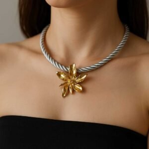 Golden Flower | 18K Altın Kaplama Çiçek Uçlu Hasır Kolye Günlük & Özel Gün Şık Kolye